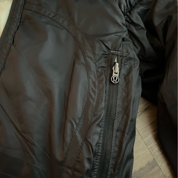 Lululemon Reversible Coat - Picture 7 of 8